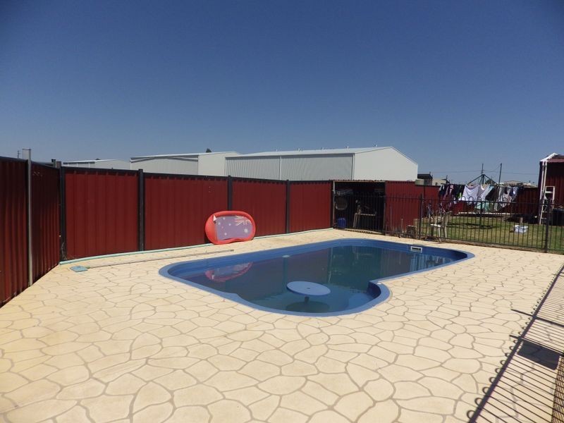 30 Alex Parade, Roma QLD 4455