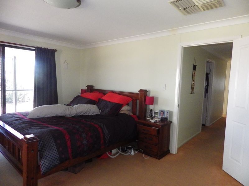 30 Alex Parade, Roma QLD 4455