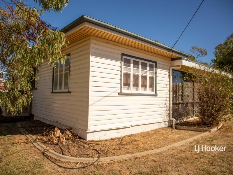 26 Mullavey Street, Roma QLD 4455