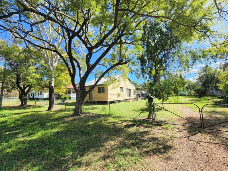 11 Bungil Street, Roma QLD 4455