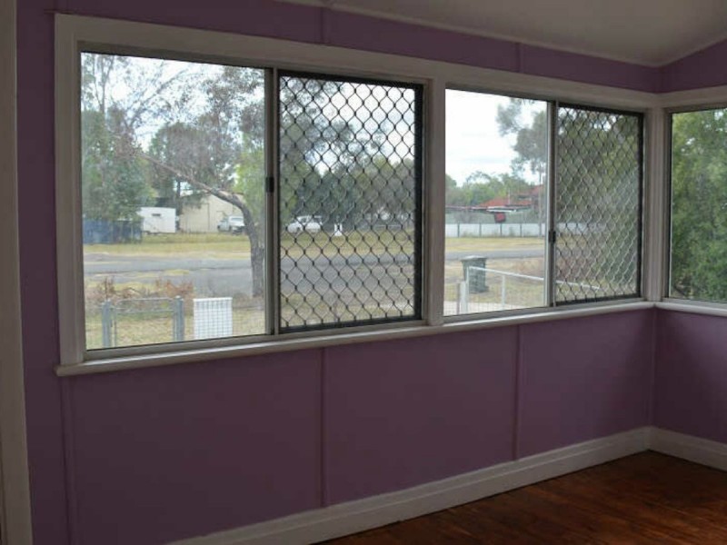 10 Adelaide Street, Mitchell QLD 4465