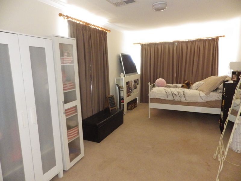 9 Roma Crescent, Roma QLD 4455