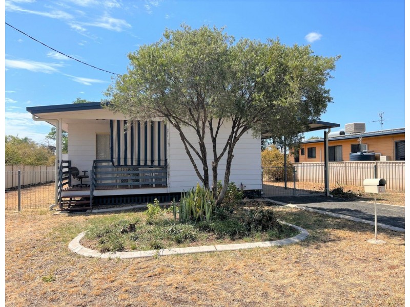 17 Alex Parade, Roma QLD 4455
