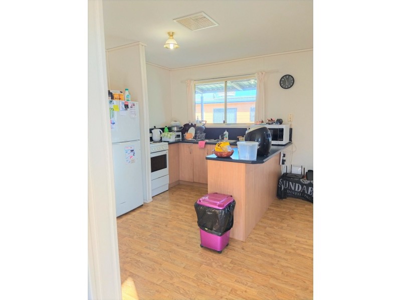 17 Alex Parade, Roma QLD 4455