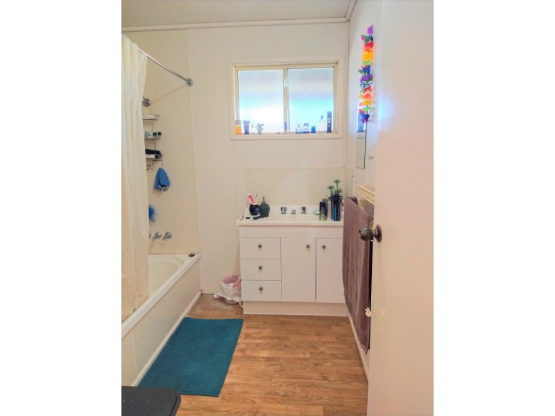 17 Alex Parade, Roma QLD 4455