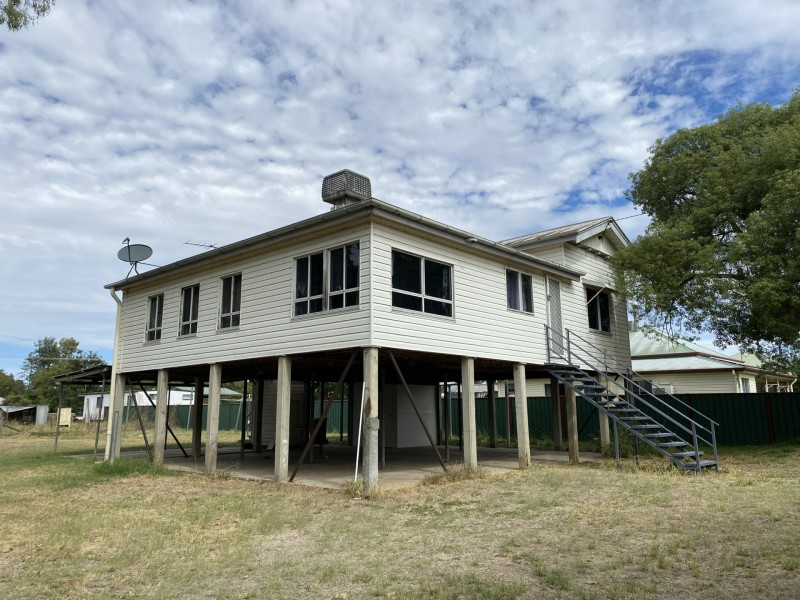 10 Liverpool Street, Mitchell QLD 4465