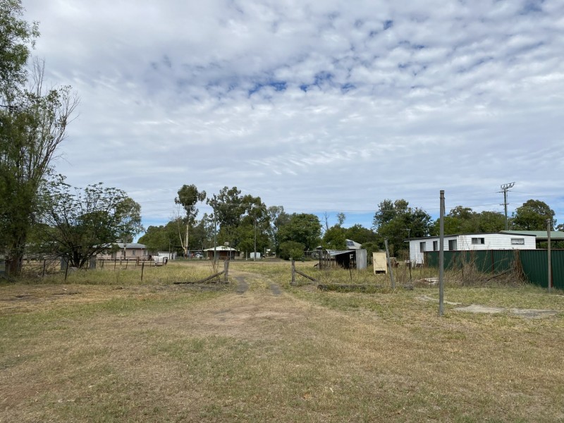 10 Liverpool Street, Mitchell QLD 4465