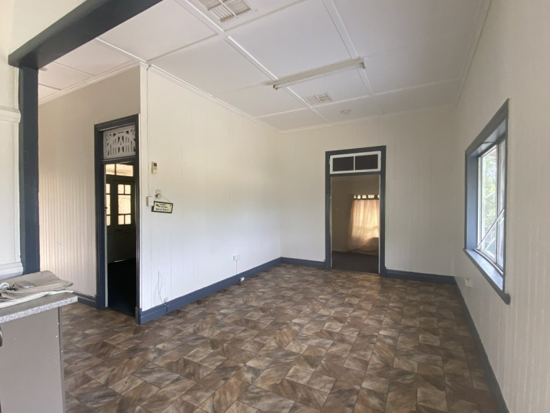 10 Liverpool Street, Mitchell QLD 4465