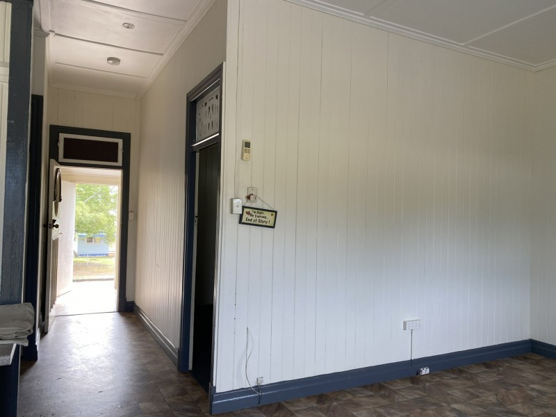 10 Liverpool Street, Mitchell QLD 4465
