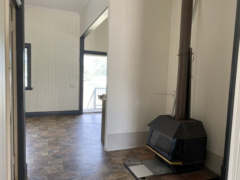 10 Liverpool Street, Mitchell QLD 4465