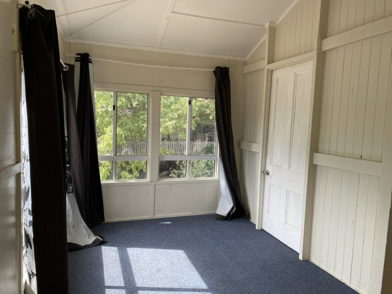 10 Liverpool Street, Mitchell QLD 4465