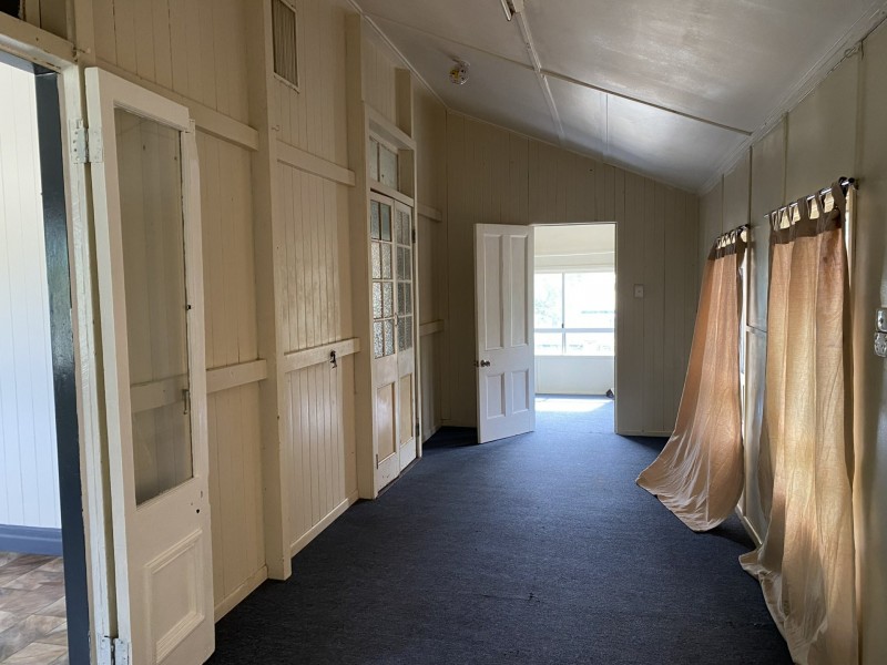 10 Liverpool Street, Mitchell QLD 4465