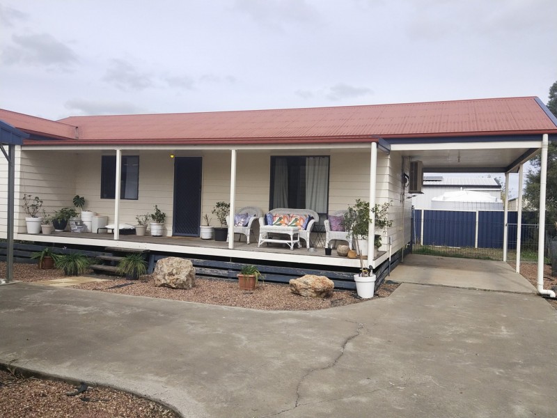 44 Derry Street, Roma QLD 4455