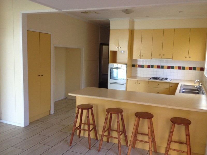 12 Fowles Street, Roma QLD 4455