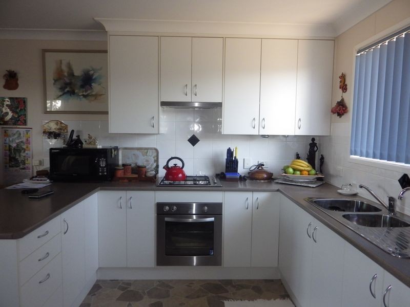 8 Bass Street, Yuleba QLD 4427