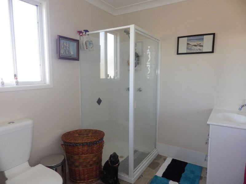 8 Bass Street, Yuleba QLD 4427