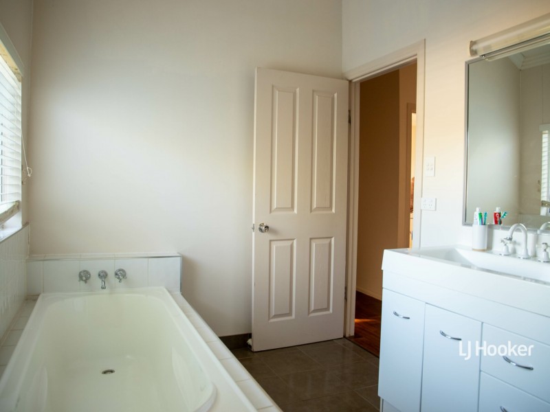 62 Roslyn Drive, Roma QLD 4455