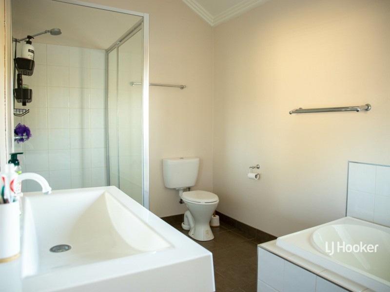 62 Roslyn Drive, Roma QLD 4455