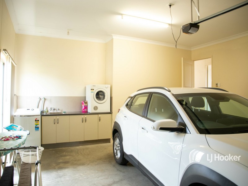 15 Lockyer Crescent, Roma QLD 4455