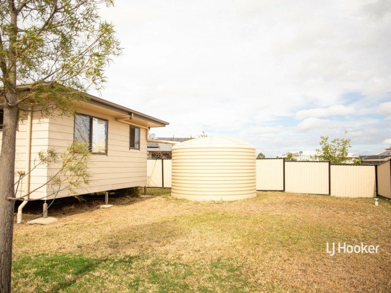 15 Lockyer Crescent, Roma QLD 4455