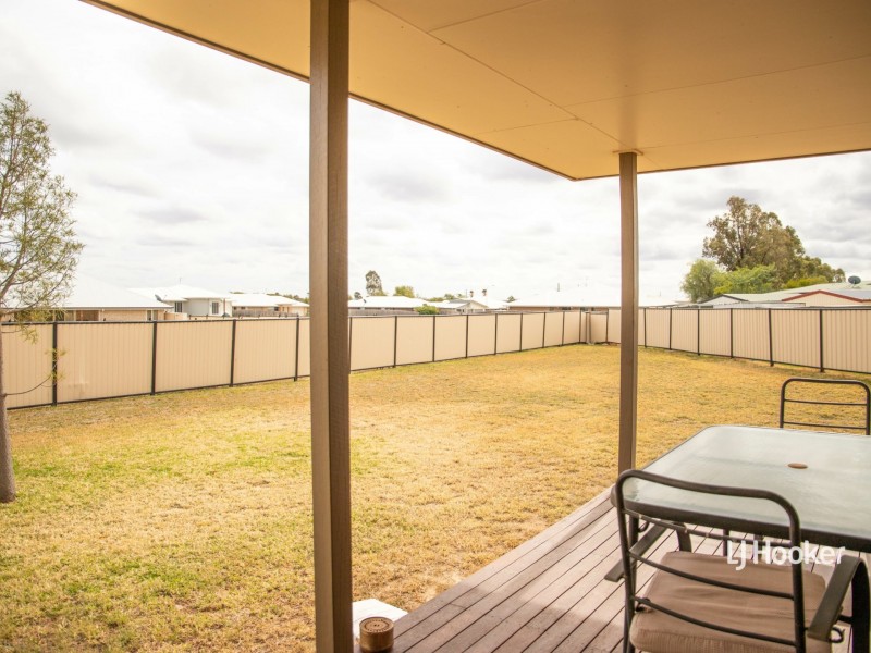 15 Lockyer Crescent, Roma QLD 4455
