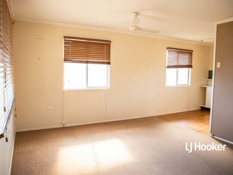 2 Holland Street, Roma QLD 4455