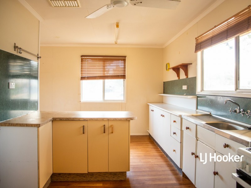2 Holland Street, Roma QLD 4455