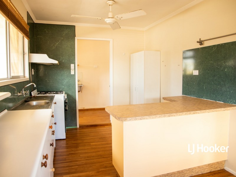 2 Holland Street, Roma QLD 4455