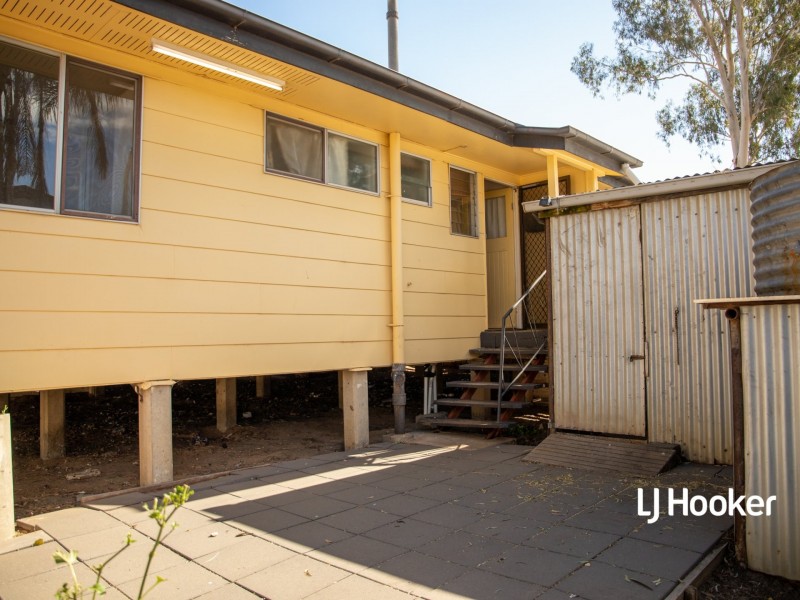 2 Holland Street, Roma QLD 4455