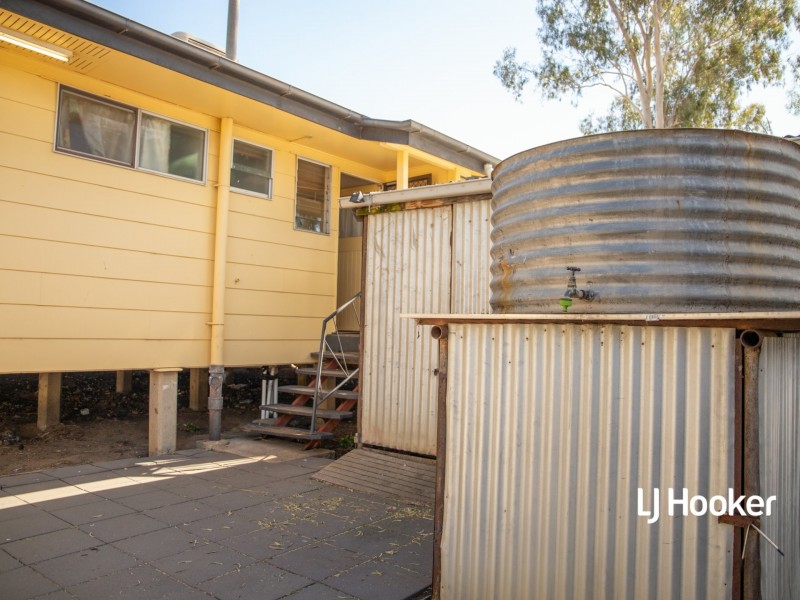 2 Holland Street, Roma QLD 4455