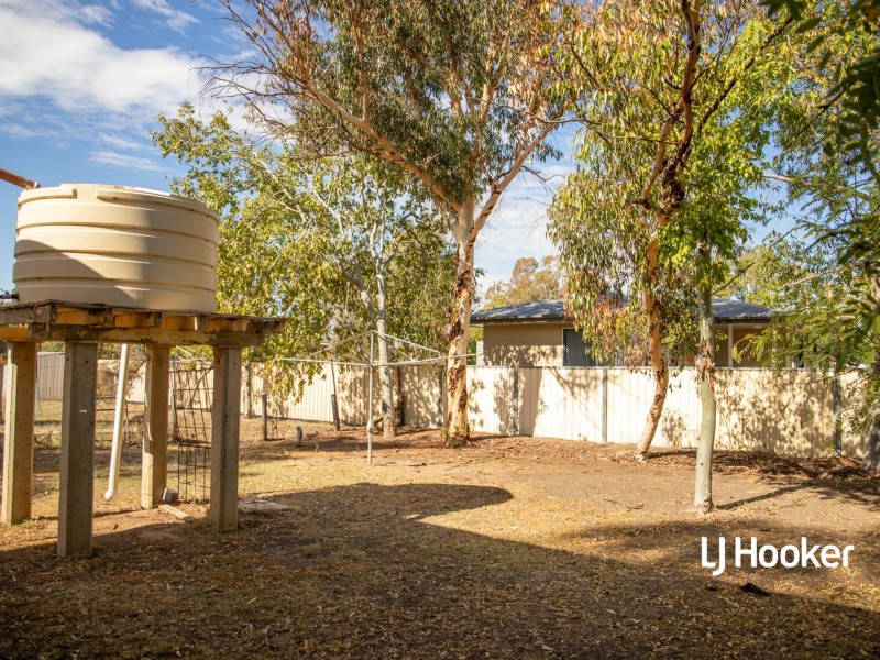 2 Holland Street, Roma QLD 4455
