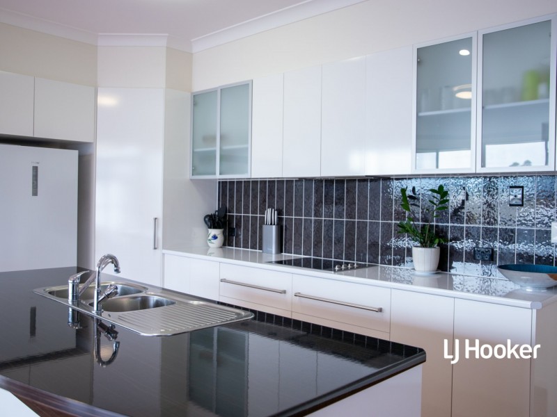 6 Lockyer Crescent, Roma QLD 4455