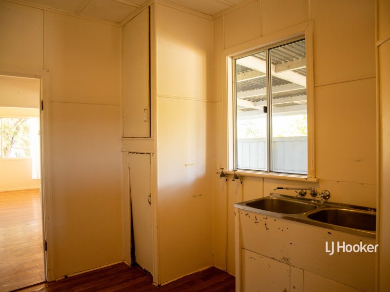 13 Crawford Street, Roma QLD 4455