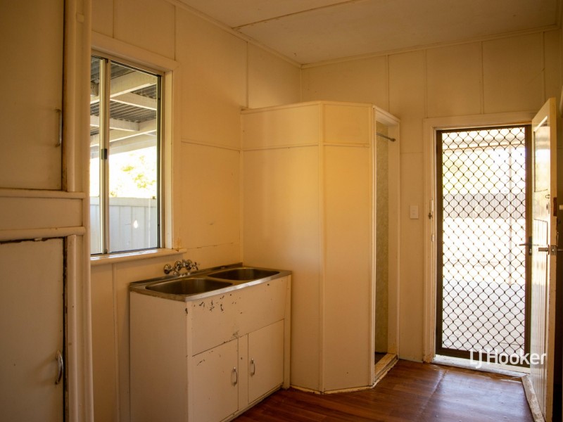 13 Crawford Street, Roma QLD 4455