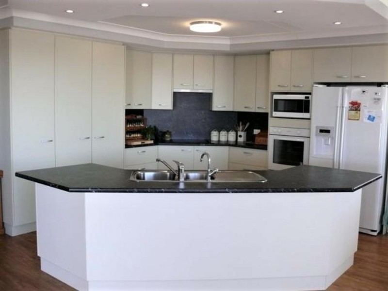 9 Lockyer Crescent, Roma QLD 4455