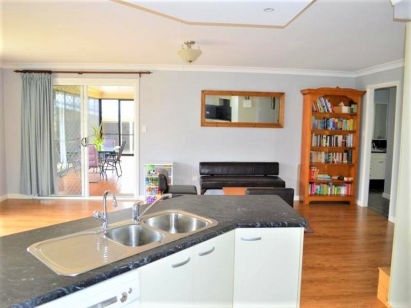 9 Lockyer Crescent, Roma QLD 4455
