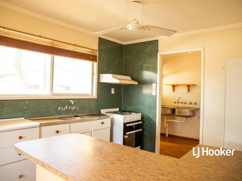 2 Holland Street, Roma QLD 4455