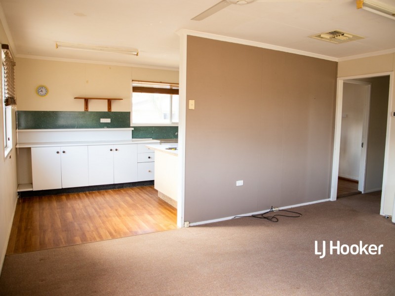 2 Holland Street, Roma QLD 4455