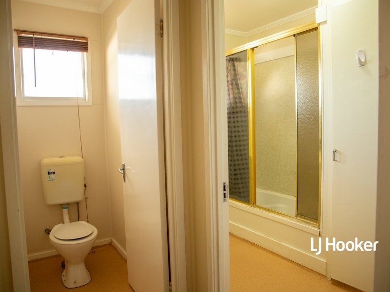 2 Holland Street, Roma QLD 4455