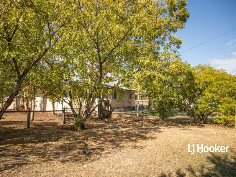 2 Holland Street, Roma QLD 4455