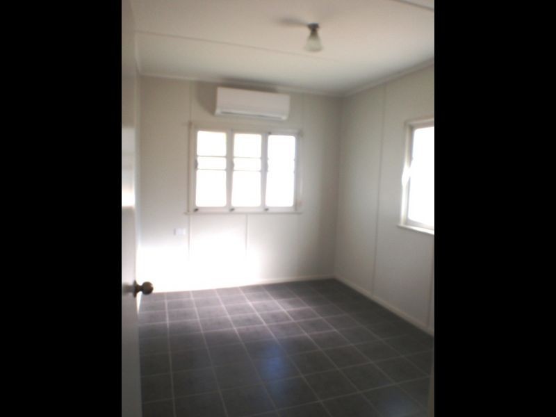 25 Charles Street, Roma QLD 4455