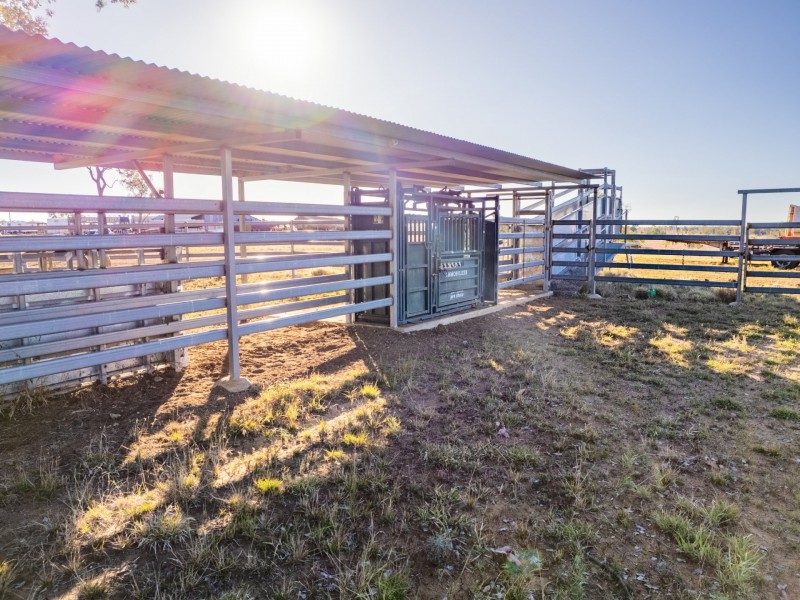 6614 Carnarvon Highway, Roma QLD 4455