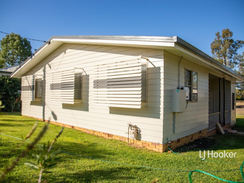 39 Northern Road, Roma QLD 4455