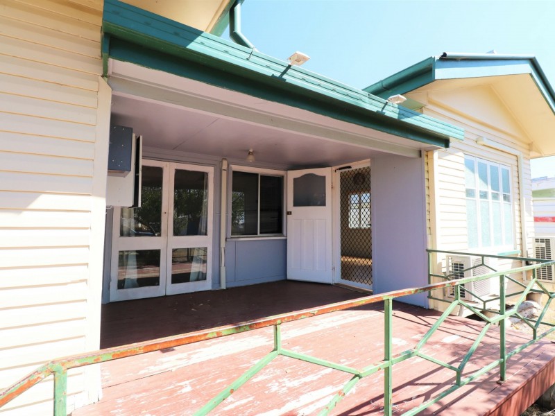 42 Annandale Street, Injune QLD 4454