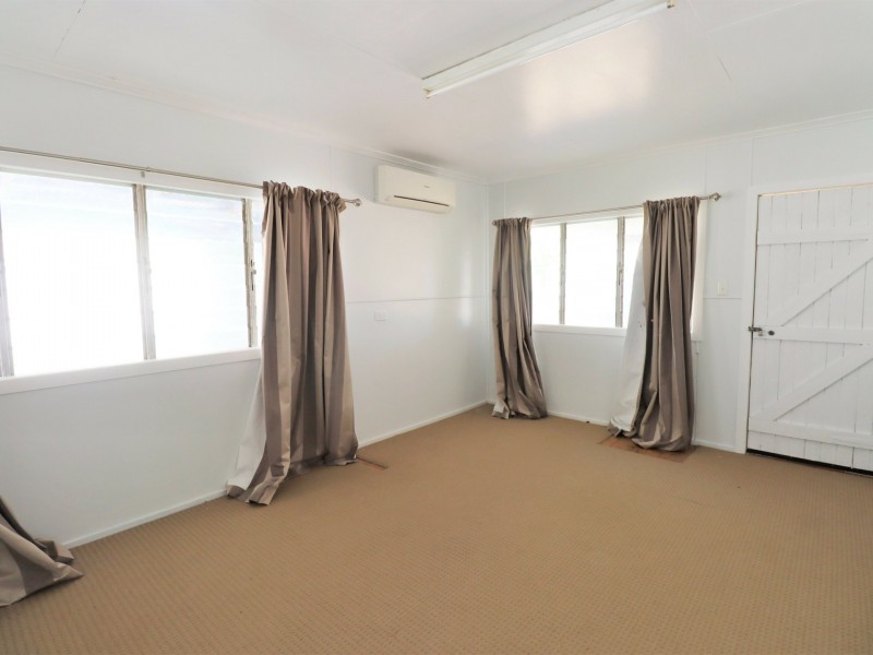 42 Annandale Street, Injune QLD 4454