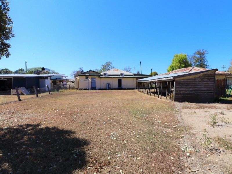 42 Annandale Street, Injune QLD 4454
