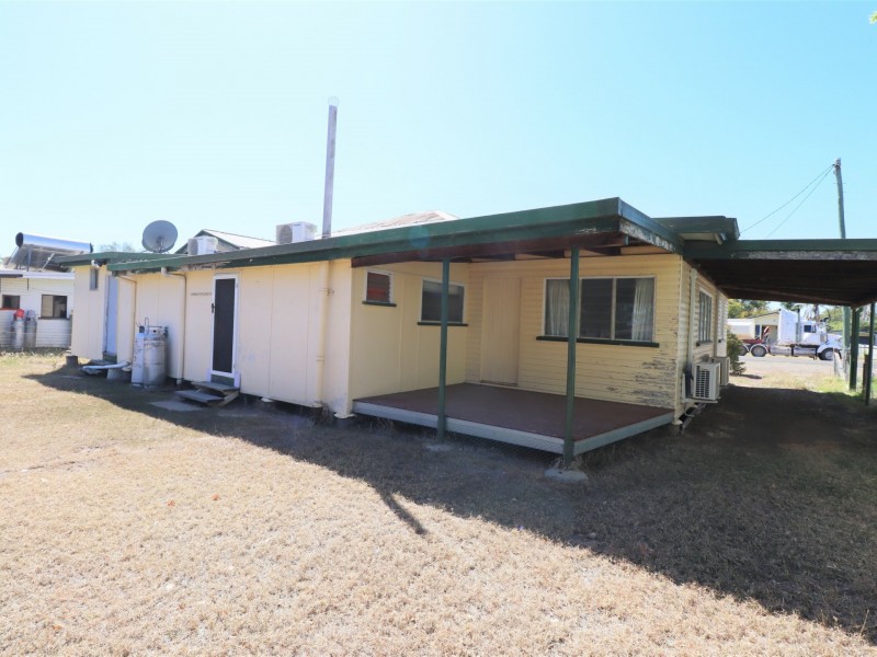 42 Annandale Street, Injune QLD 4454
