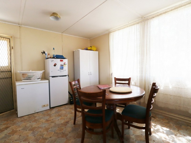 36 Coronation Street, Injune QLD 4454