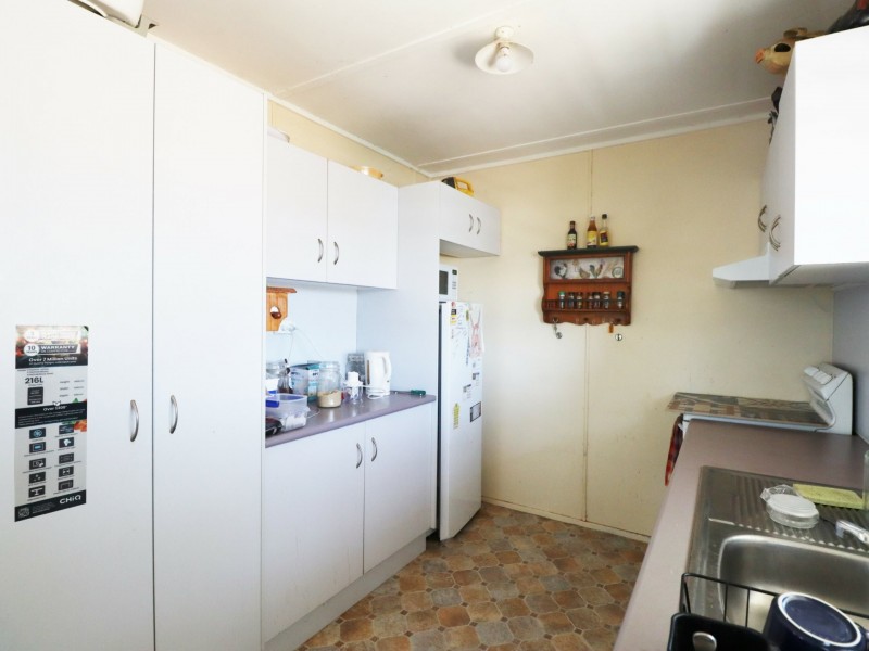 36 Coronation Street, Injune QLD 4454