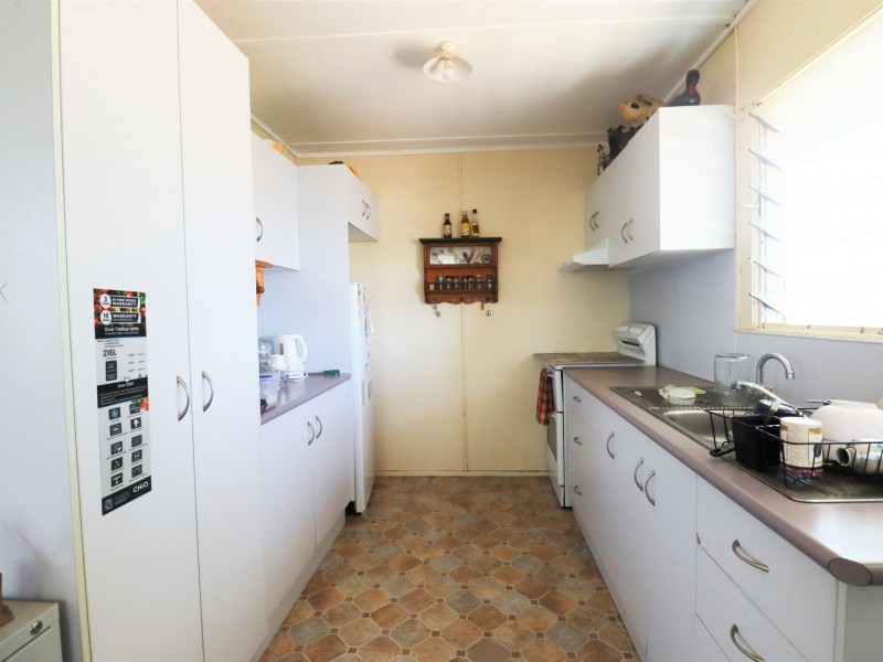 36 Coronation Street, Injune QLD 4454